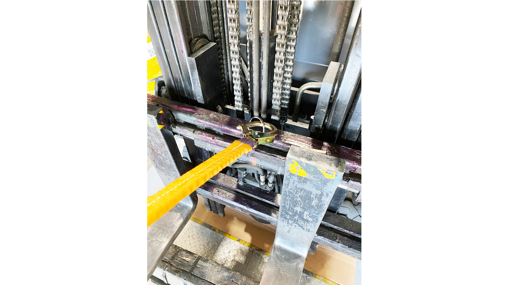 BATTERY SLING WITH SAFETY STRAP - Image 2